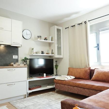 Luka'S Apartment Sarandë Eksteriør bilde